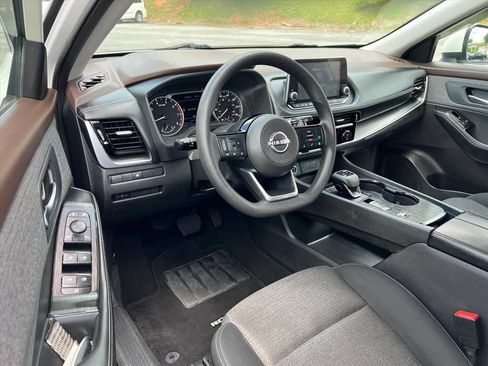 Used 2023 Nissan Rogue SV FWD image 14