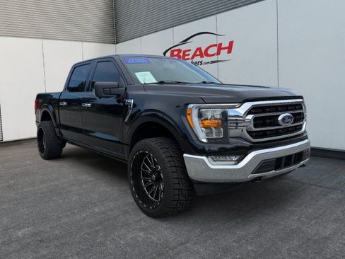 Used 2022 Ford F150 XLT w/ Equipment Group 302A High AWD/4WD image 3