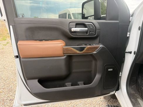 Used 2021 Chevrolet Silverado 2500 High Country w/ Z71 Off-Road Package AWD/4WD image 29