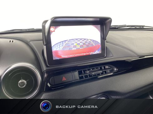 Used 2017 FIAT 124 Spider Lusso image 2