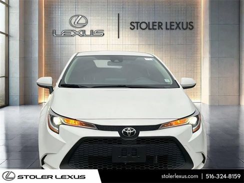 Used 2021 Toyota Corolla LE image 2