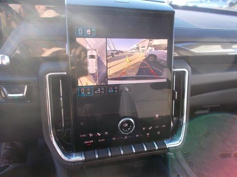 New 2026 GMC Yukon Elevation image 18