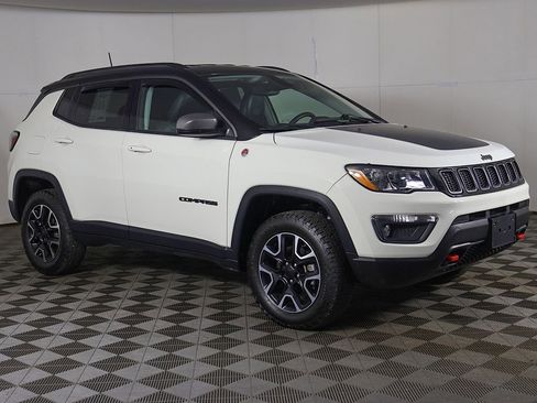 Used 2020 Jeep Compass Trailhawk image 2