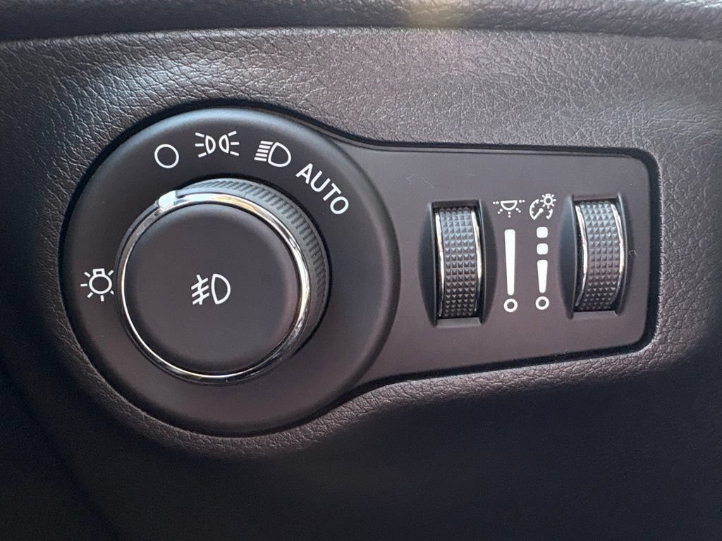 Used 2021 Jeep Compass Latitude AWD/4WD image 22