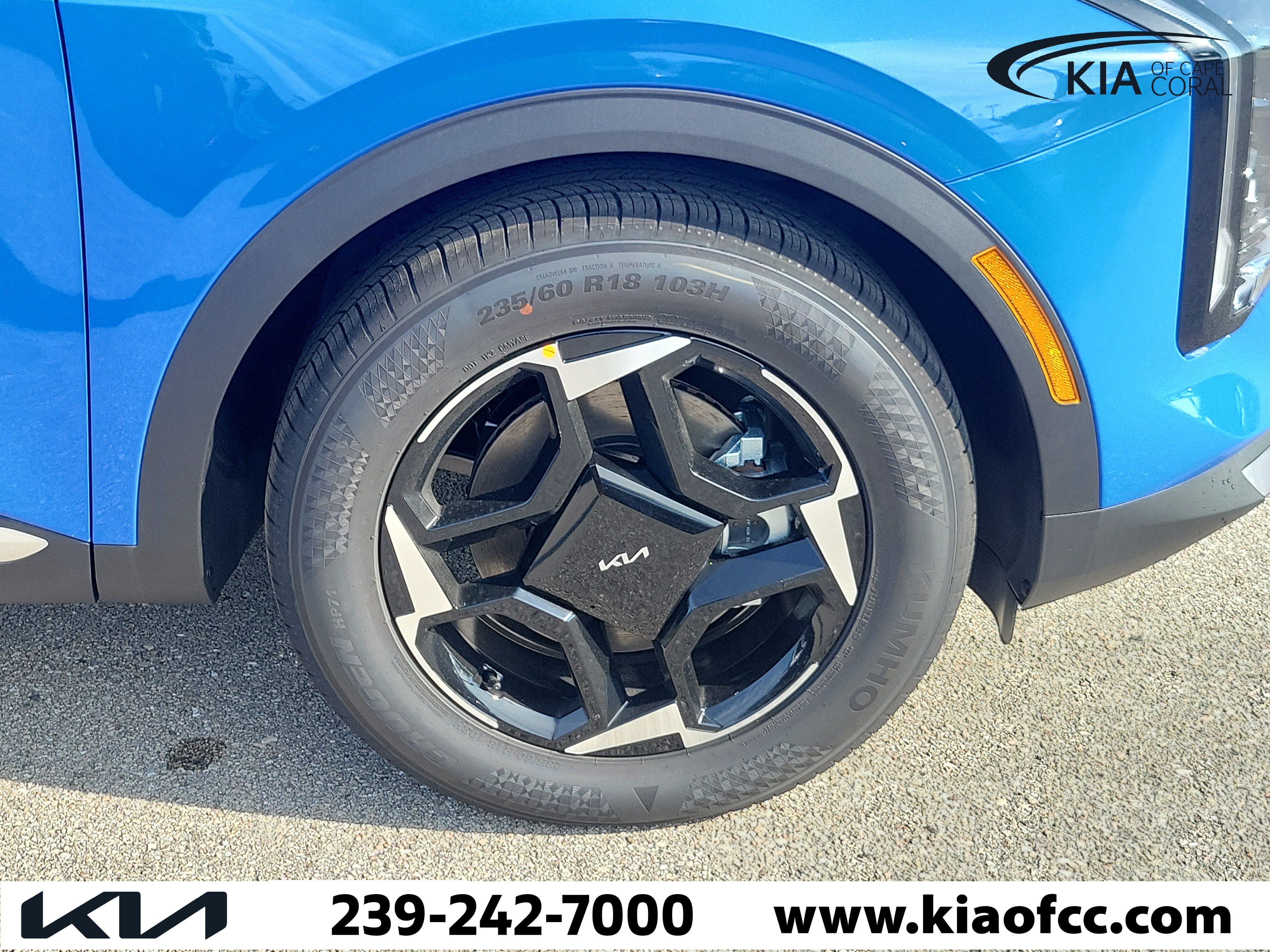 New 2026 Kia Sportage EX w/ EX Panorama Roof Package FWD image 7