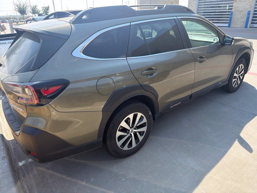 Used 2024 Subaru Outback Premium AWD/4WD image 6