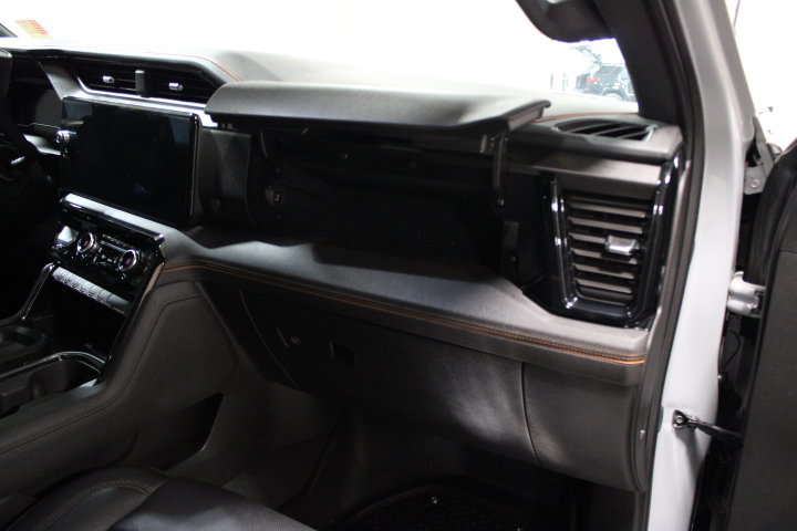 Used 2025 GMC Sierra 2500 AT4 w/ AT4 Premium Plus Package AWD/4WD image 29