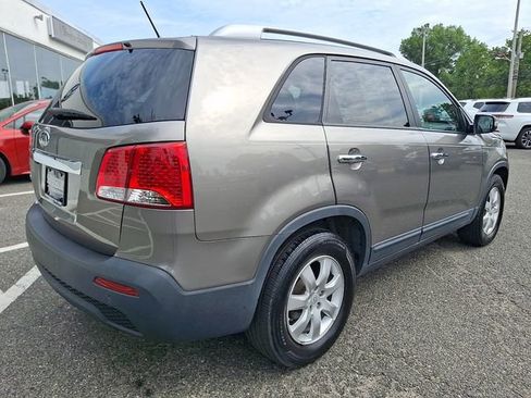 Used 2011 Kia Sorento 2WD w/ Convenience Pkg image 6