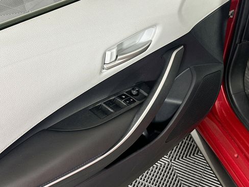 Used 2020 Toyota Corolla SE FWD image 15