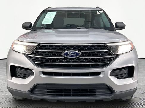 Used 2021 Ford Explorer XLT w/ Class III Trailer Tow Package AWD/4WD image 2
