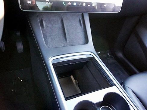 Used 2023 Tesla Model Y Long Range image 36