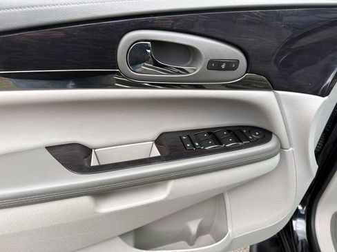 Used 2015 Buick Enclave Leather FWD image 15