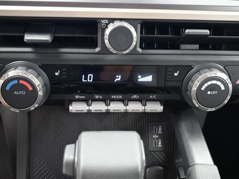 Certified 2025 Toyota Tacoma TRD Sport AWD/4WD image 22