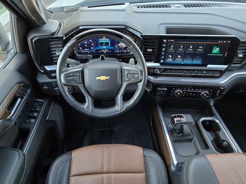 Used 2024 Chevrolet Silverado 1500 High Country image 14