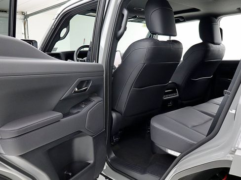 Used 2024 Lexus GX 550 w/ Accessory Package (Z1) AWD/4WD image 41
