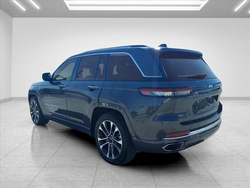 Used 2022 Jeep Grand Cherokee Overland AWD/4WD image 7