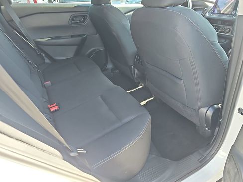 Used 2024 Nissan Rogue S FWD image 15