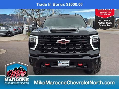 Used 2024 Chevrolet Silverado 2500 ZR2 w/ Technology Package image 2