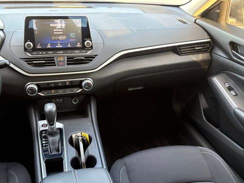 Certified 2025 Nissan Altima 2.5 S FWD image 14