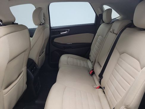 Used 2019 Ford Edge SEL FWD image 18