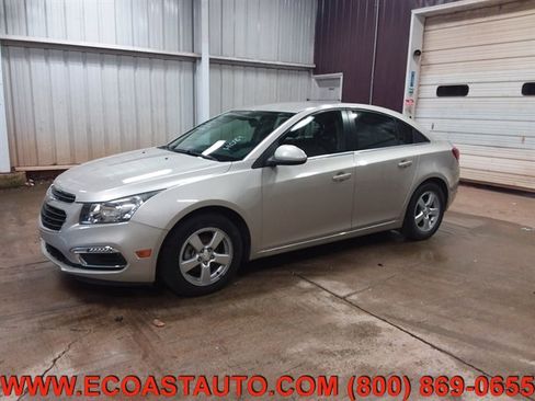 Used 2016 Chevrolet Cruze LT w/ Technology Package image 4