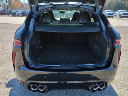 Used 2022 Jaguar F-PACE SVR image 27