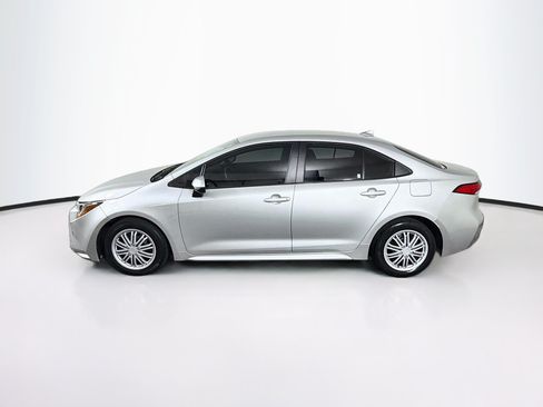 Used 2022 Toyota Corolla LE FWD image 4