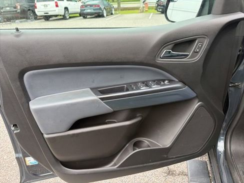 Used 2020 Chevrolet Colorado Z71 AWD/4WD image 10