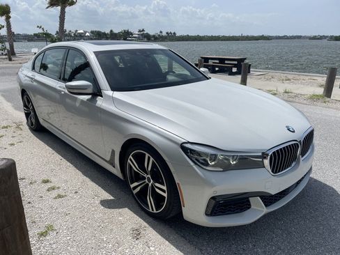 Used 2016 BMW 740i w/ Executive Package 2 RWD image 37