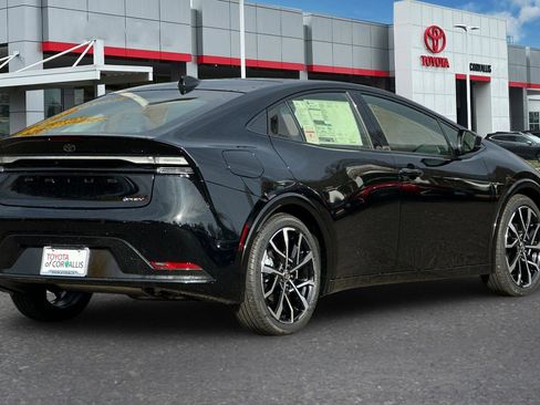 New 2026 Toyota Prius Plug-In Hybrid image 5