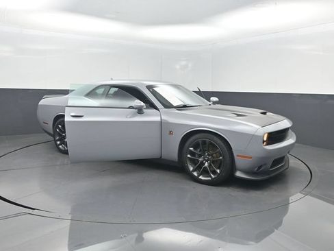 Used 2021 Dodge Challenger R/T Scat Pack RWD image 33
