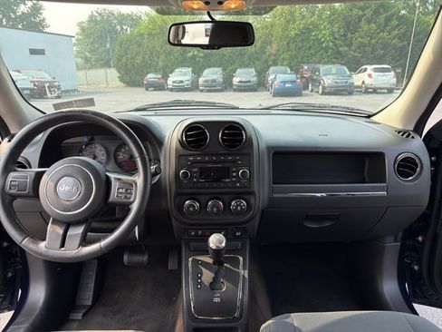 Used 2014 Jeep Patriot Latitude AWD/4WD image 28