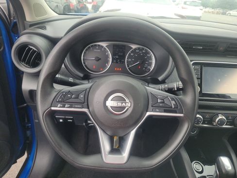 Used 2022 Nissan Kicks S FWD image 10