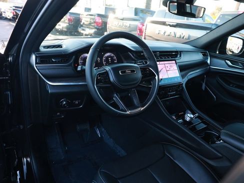New 2025 Jeep Grand Cherokee L Overland image 9