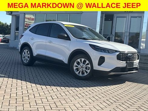 Used 2025 Ford Escape Active FWD image 2