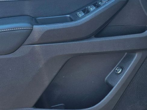 Used 2021 Chevrolet Traverse LT image 11