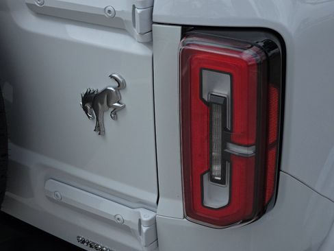 Used 2026 Ford Bronco Outer Banks AWD/4WD image 25