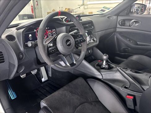 Used 2027 Nissan Z NISMO RWD image 19