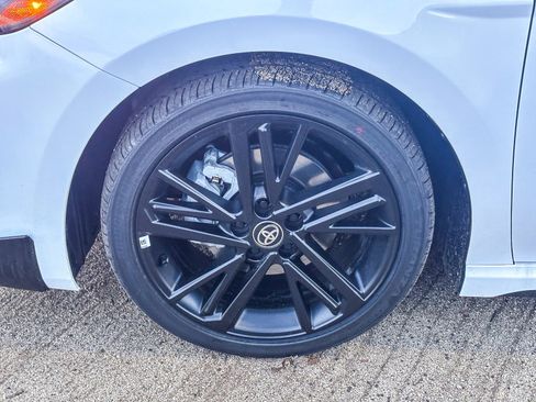 New 2026 Toyota Camry Hybrid FWD image 11