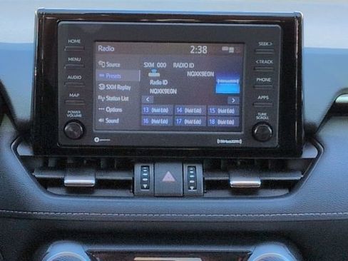 Used 2022 Toyota RAV4 XLE Premium image 18