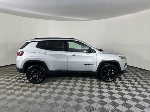 New 2026 Jeep Compass Latitude image 11