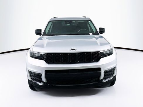 Used 2023 Jeep Grand Cherokee L Limited w/ Black Appearance Package image 2