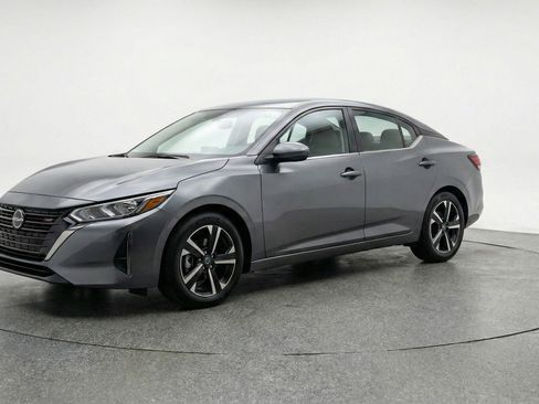 Used 2025 Nissan Sentra SV image 3