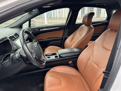 Used 2019 Ford Fusion Titanium image 15