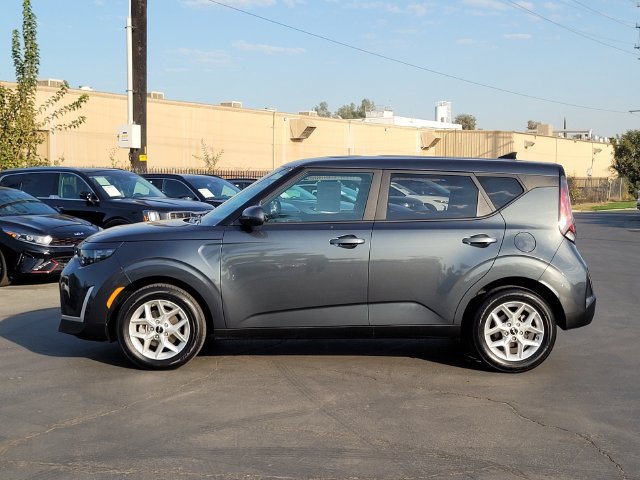Certified 2025 Kia Soul LX w/ LX Technology Package FWD image 9