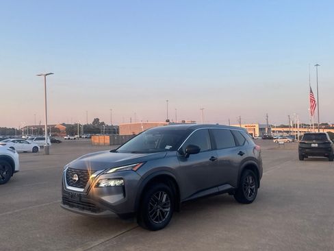 Used 2023 Nissan Rogue S FWD image 10