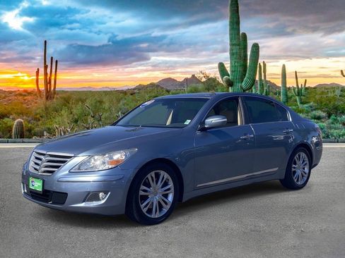Used 2011 Hyundai Genesis 4.6 RWD image 7