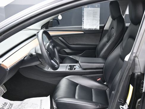 Used 2021 Tesla Model 3 Performance image 16