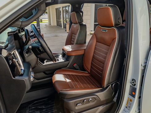 Used 2024 GMC Sierra 3500 Denali Ultimate image 30