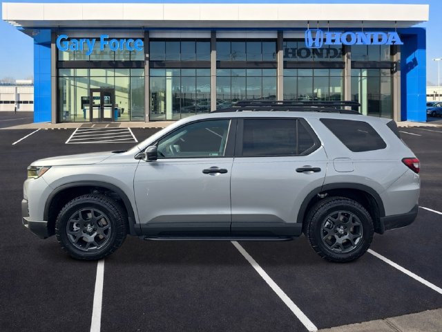 New 2026 Honda Pilot TrailSport image 2